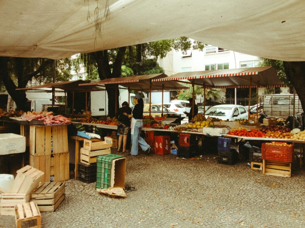 תוצרת חקלאית טרייה בארגזים